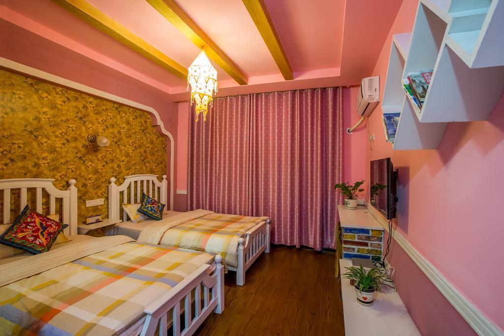 Zhangjiajie April Hostel Room photo