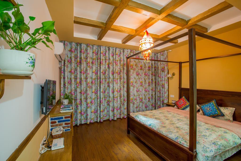 Zhangjiajie April Hostel Room photo