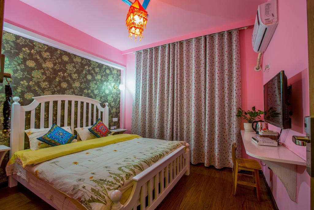 Zhangjiajie April Hostel Room photo
