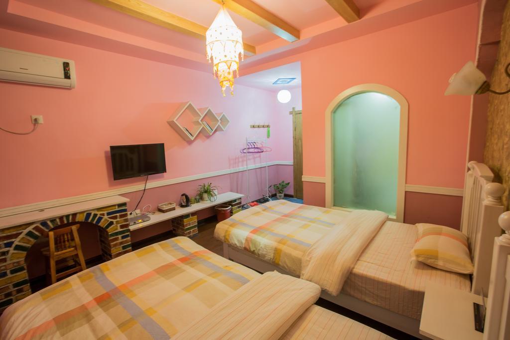 Zhangjiajie April Hostel Room photo
