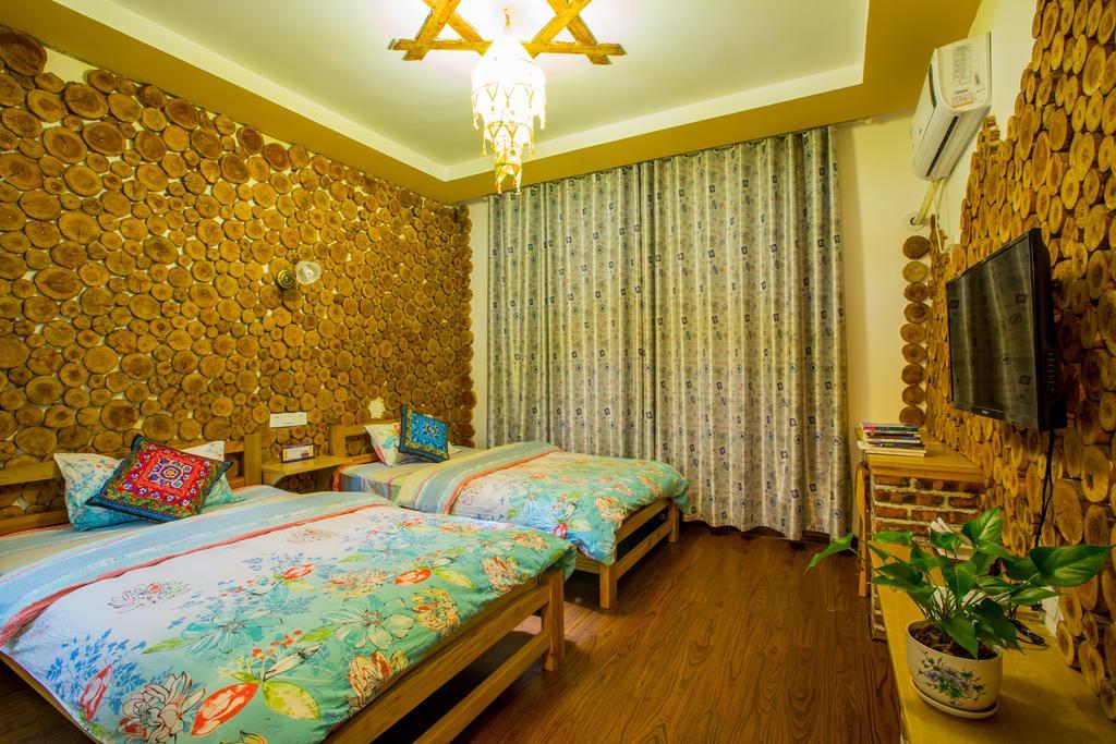 Zhangjiajie April Hostel Room photo