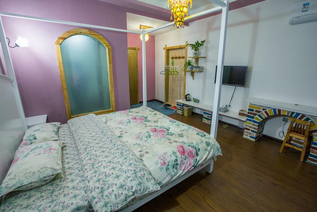 Zhangjiajie April Hostel Room photo